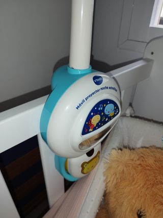 Móvil proyector para cuna