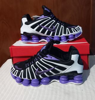 Nike Shox Zapatillas Negras y Moradas