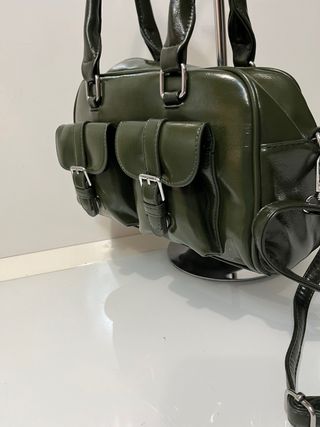 Borsetta a tracolla verde con tasche