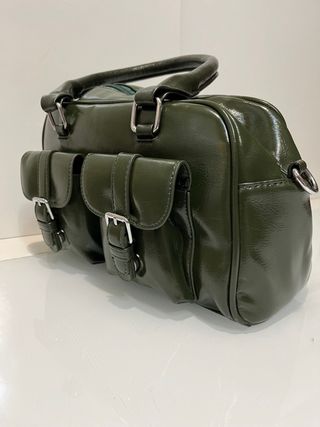 Borsetta a tracolla verde con tasche