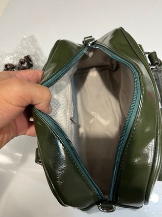 Borsetta a tracolla verde con tasche