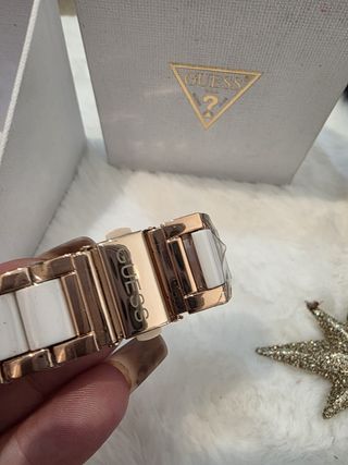 Reloj Guess Rosa Oro Pedrería Resistente Agua