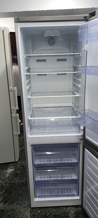 NEVERA COMBI BEKO NO FROST ENERGÍA A+
