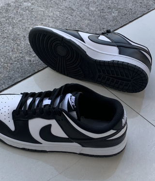 Níke D݉únk L݉ow en blanco y negro talla 39