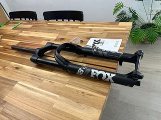 Horquilla FOX 38 performance 29” 
E-Bike 170mm