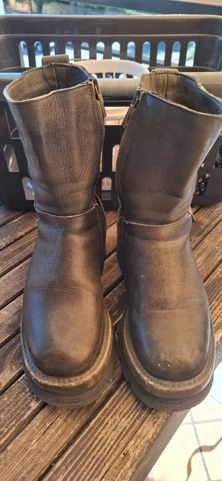 Stivali in pelle verde oliva