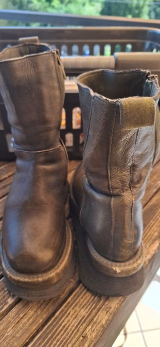 Stivali in pelle verde oliva