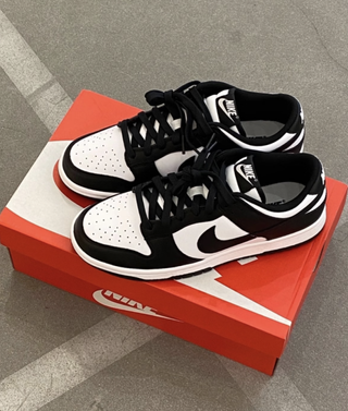 Níke D݉únk L݉ow Negro y Blanco Talla 41