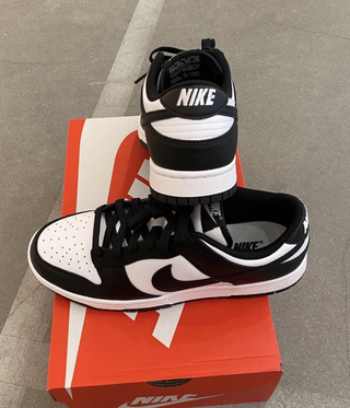 Níke D݉únk L݉ow Negro y Blanco Talla 41