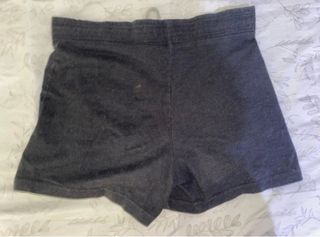 Pantalón corto deportivo negro