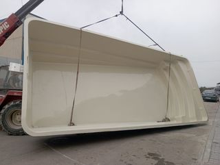 Piscina prefabricada reforzada con fibra