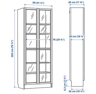 Librería Billy Ikea con puertas de vidrio Oxberg