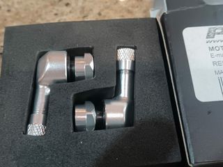 Válvulas Angulares para Neumáticos TUBELES