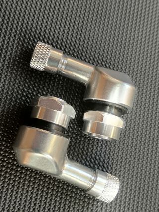 Válvulas Angulares para Neumáticos TUBELES