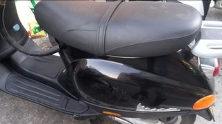 Vespa 49cc / 50cc Negra