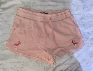 Pantalón corto deportivo rosa con flamencos