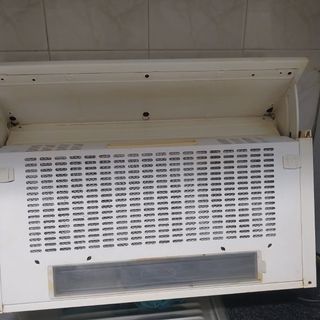 Campana extractora de cocina blanca