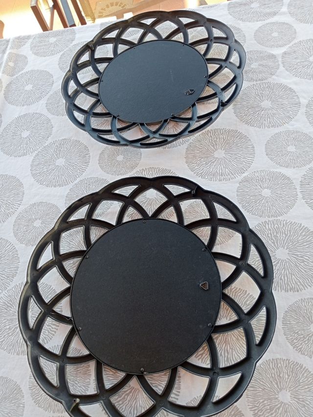 Dos Espejos Decorativos Plateados