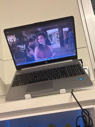 HP Laptop Gris