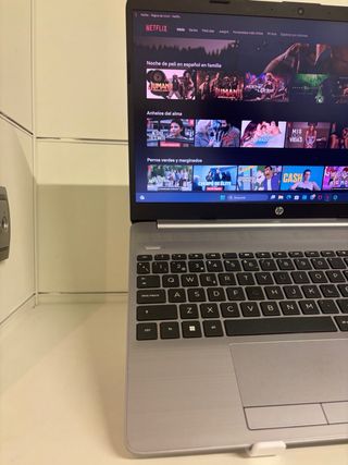 HP Laptop Gris