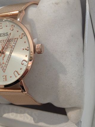 Reloj Guess Dorado Mujer
