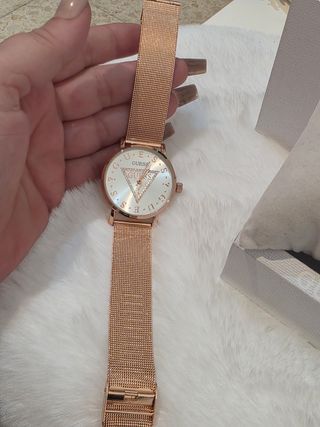 Reloj Guess Dorado Mujer
