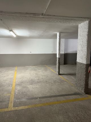 Alquilo plaza de garaje calle Jesús 8