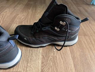 Scarpe trekking uomo Quechua MH100 nere
