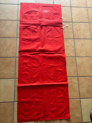 Colchón de camping rojo
75x190