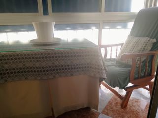 Mesa camilla con 2 sillones