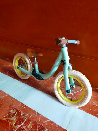 Bicicleta de equilibrio AMIGO infantil