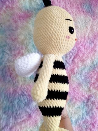 Muñeco abeja crochet