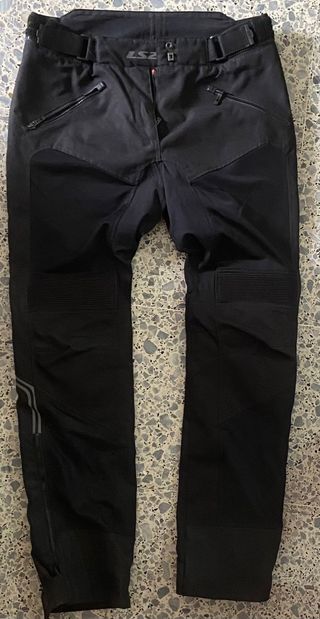 negociable,ropa para moto 
