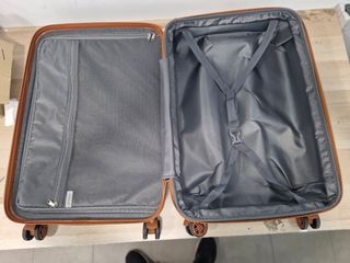 Maleta Kono 24" Negra con Código de Seguridad