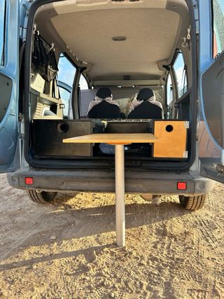 kit Mueble Camper (cama, cajones, mesa y asientos)