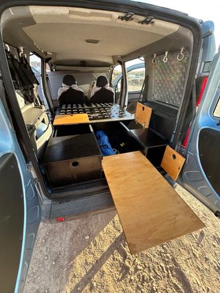 kit Mueble Camper (cama, cajones, mesa y asientos)
