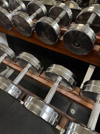 Mancuernas 10-22kg + Mancuernero salter