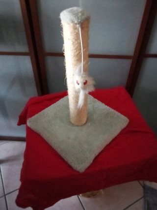 Tiragraffi per gatti a torre 26x26x35