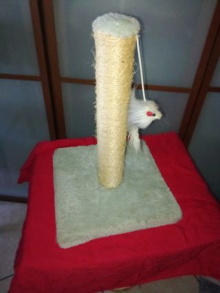 Tiragraffi per gatti a torre 26x26x35