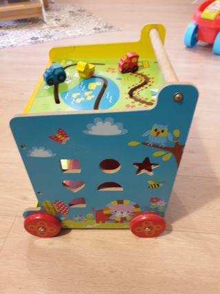 Carrito correpasillos de madera