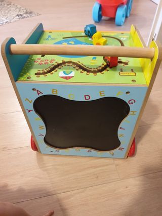 Carrito correpasillos de madera