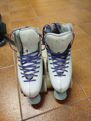 Patines de artístico blancos