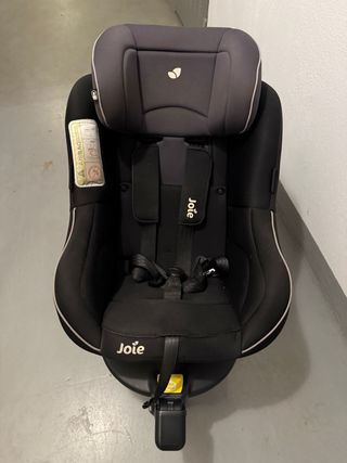 Silla de Coche Joie,
Carrito Jane Muum con regalos
