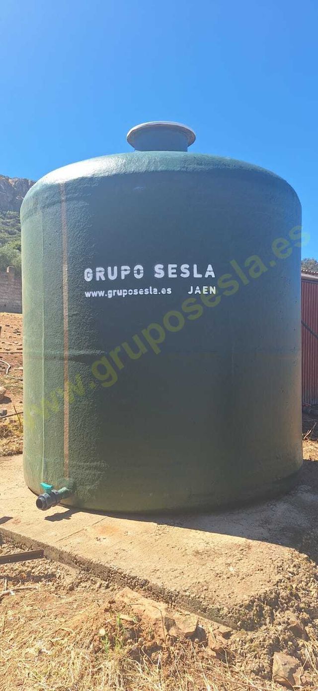 DEPOSITO VERTICAL DE 12000 LITROS