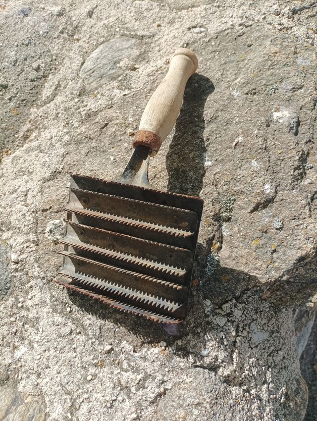 Almohaza para caballos