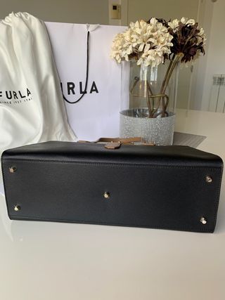 Bolso Piel Furla. A estrenar. PVP 384€.