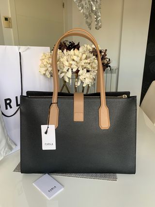 Bolso Piel Furla. A estrenar. PVP 384€.