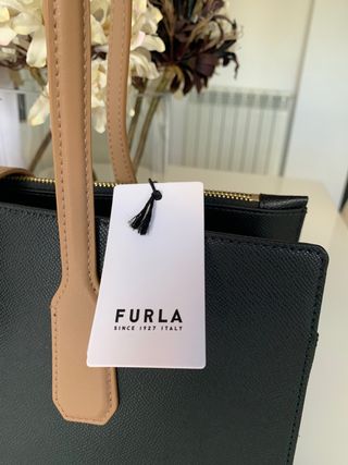 Bolso Piel Furla. A estrenar. PVP 384€.
