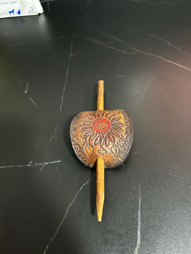 Enganche para el pelo con diseño floral