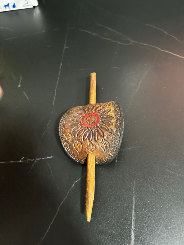 Enganche para el pelo con diseño floral